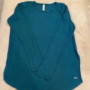 Alo Green L long sleeve Yoga lightweight Active Scandi girl Cottagecore Sporty